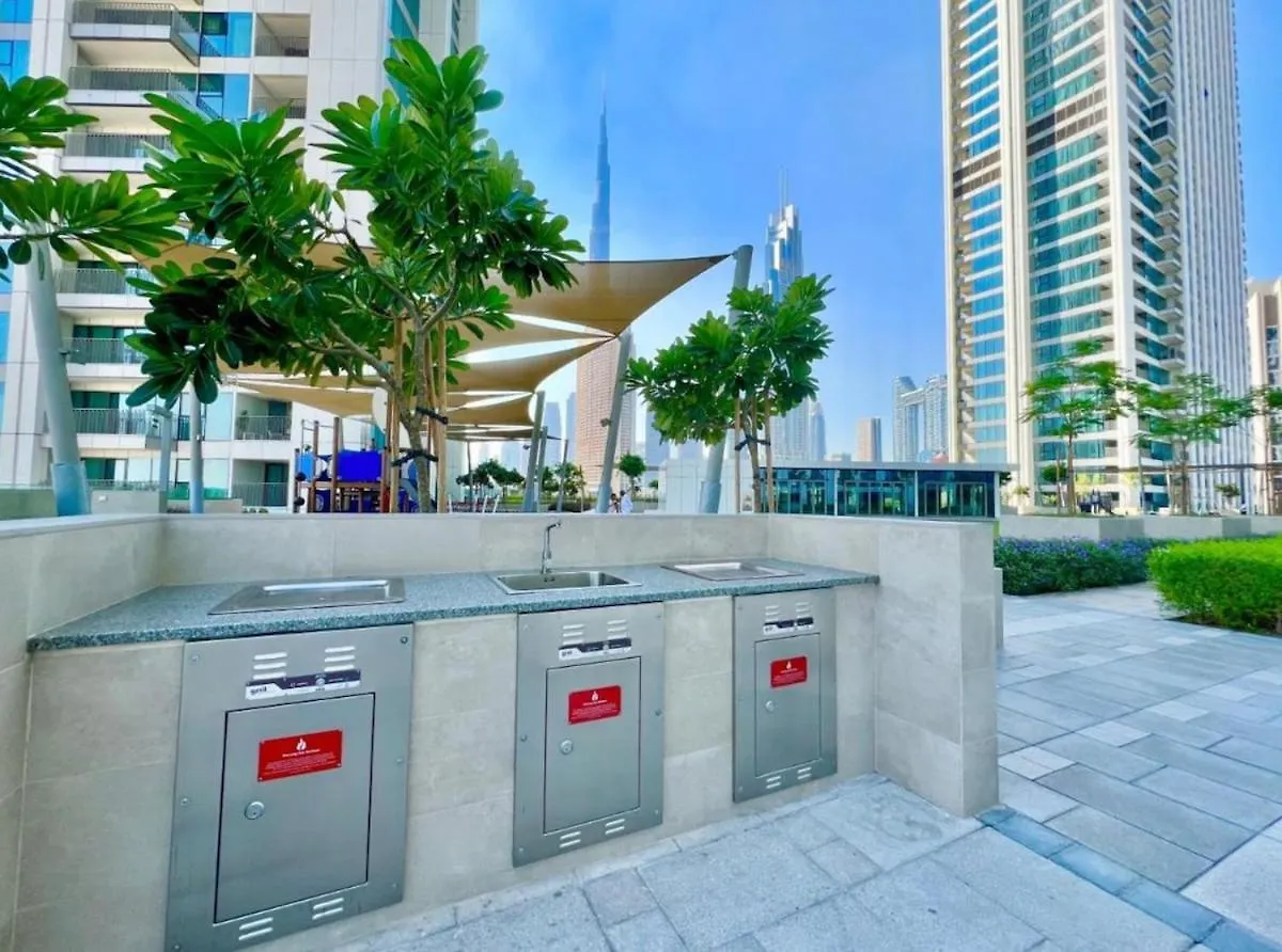 3 Bdr Downtown Views II With Burj Khalifa Views Apartment Dubai