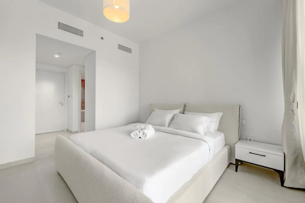 3 Bdr Downtown Views II With Burj Khalifa Views Apartment Dubai