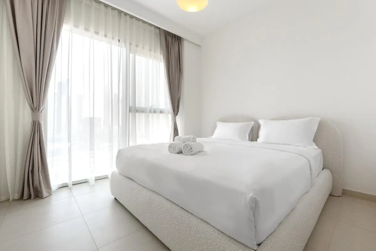 3 Bdr Downtown Views II With Burj Khalifa Views Apartment Dubai