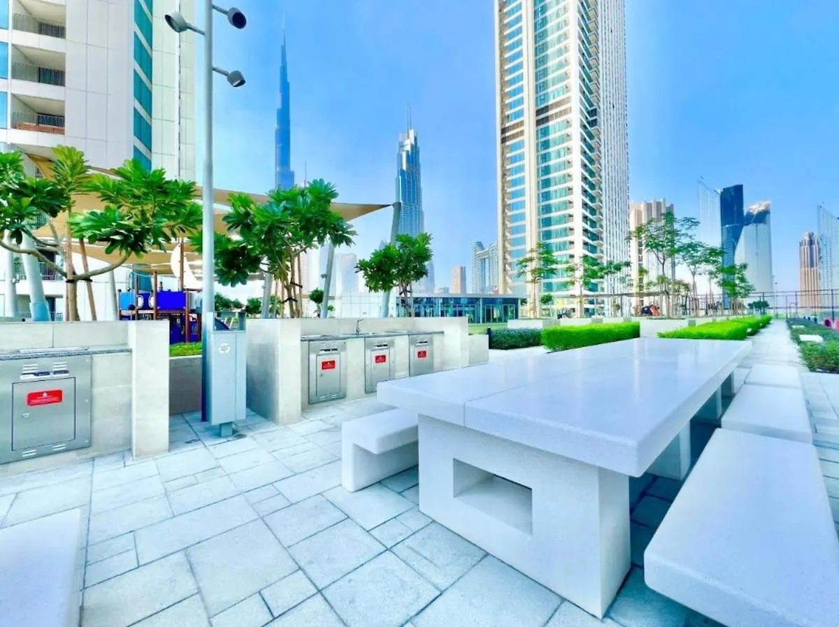 ドバイ3 Bdr Downtown Views II With Burj Khalifa Viewsアパートメント