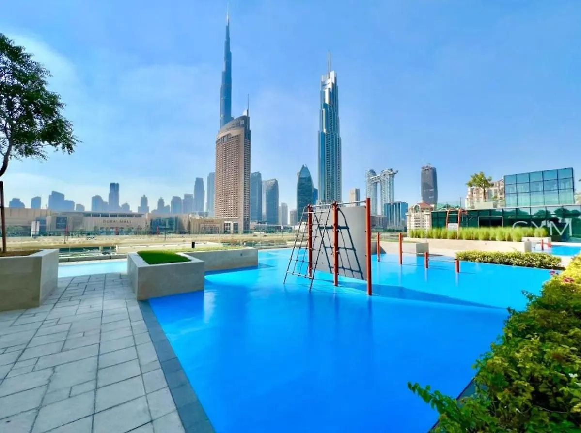 ドバイ3 Bdr Downtown Views II With Burj Khalifa Viewsアパートメント アラブ首長国連邦